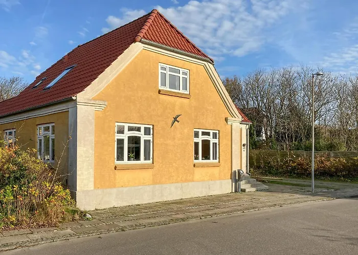 2 Bedroom Stunning In Semesterbostad