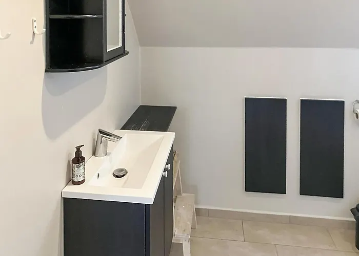 2 Bedroom Stunning In *